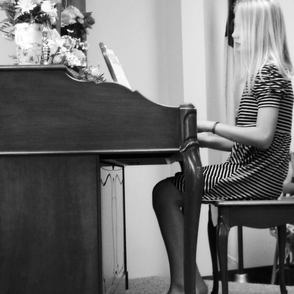 Meet your Posher, Stephanie - Picture 14 of 15